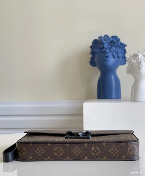S VUITTON POUCH LOUIS A4 LOCK 0809